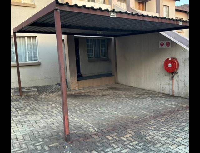 2 BEDROOM TOWNHOUSE FOR SALE IN ELSPARK